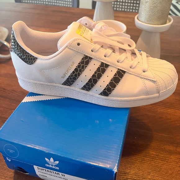 *NIB* Adidas Superstar Faux Snakeskin🐍 Sneaker - Picture 6 of 8